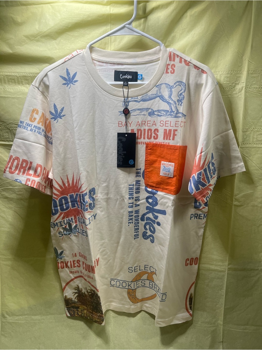 Cookies Men's Short Sleeve Graphic Tee with Orange Pocket - Cream